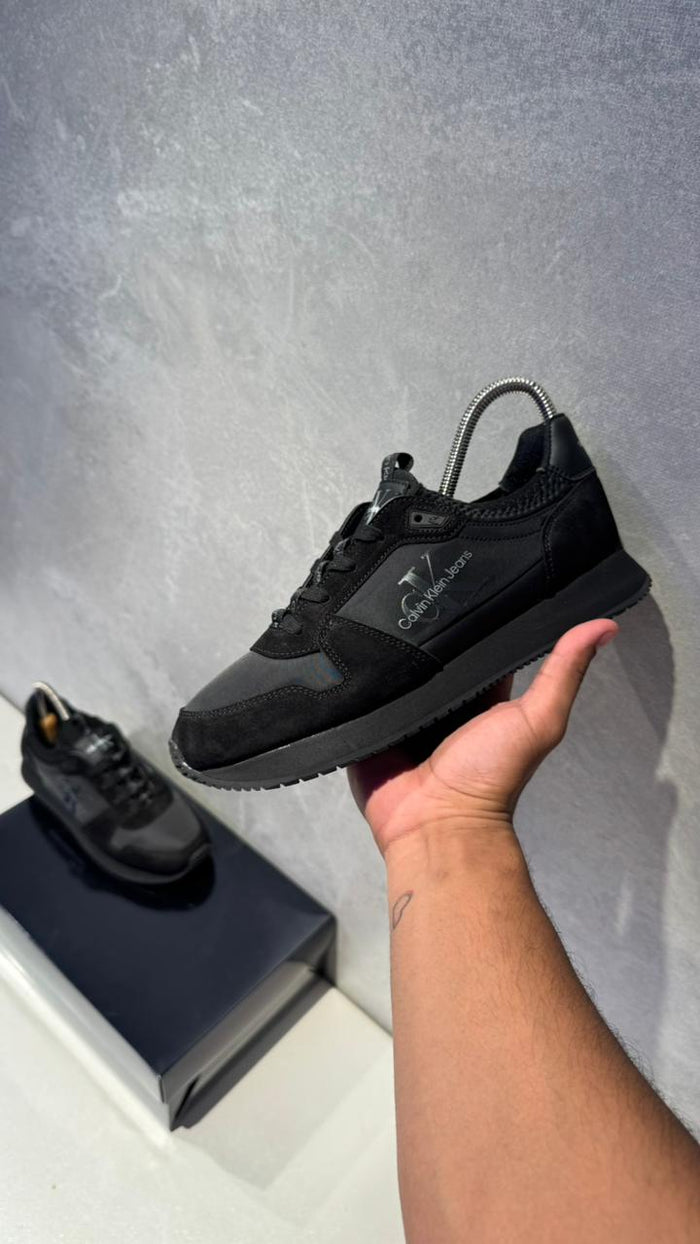 CALVIN KLEIN NEGRO GRIS