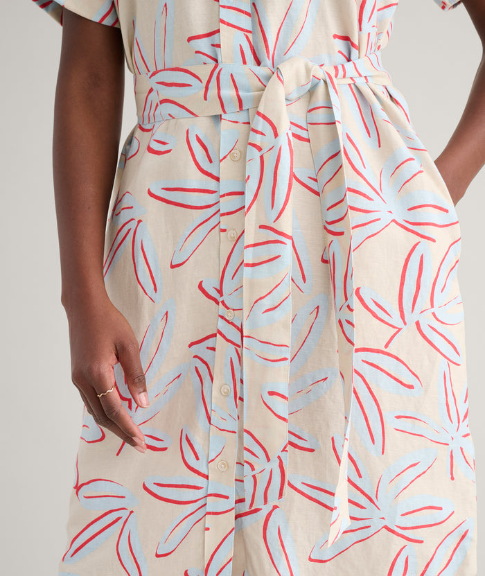 Model is wearing UNTUCKit Betty floral dress.