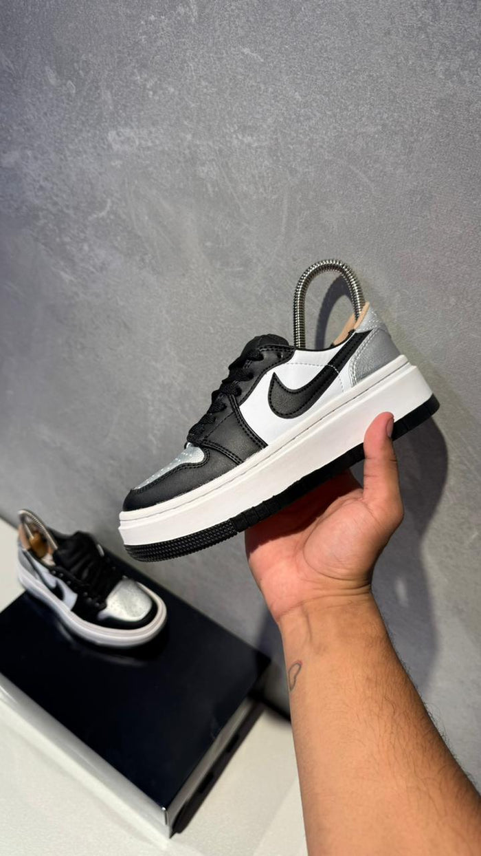 NIKE R1 LOW PLATAFORMA NEGRO PLATA PROMO