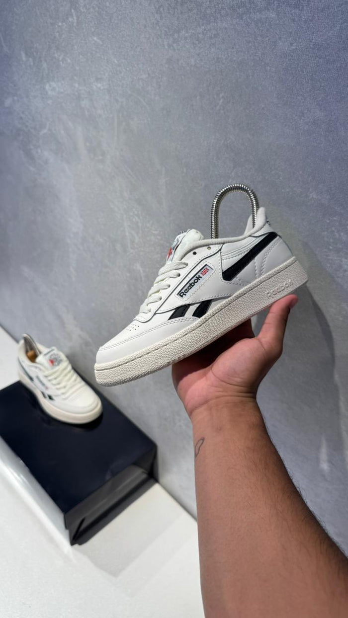 REEBOK TABLA BEIGE NEGRO PROMO