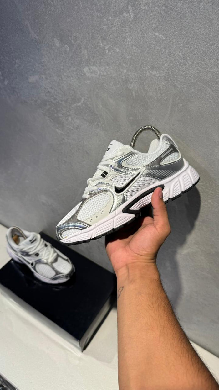NIKE RNR BLANCO PLATA GRIS