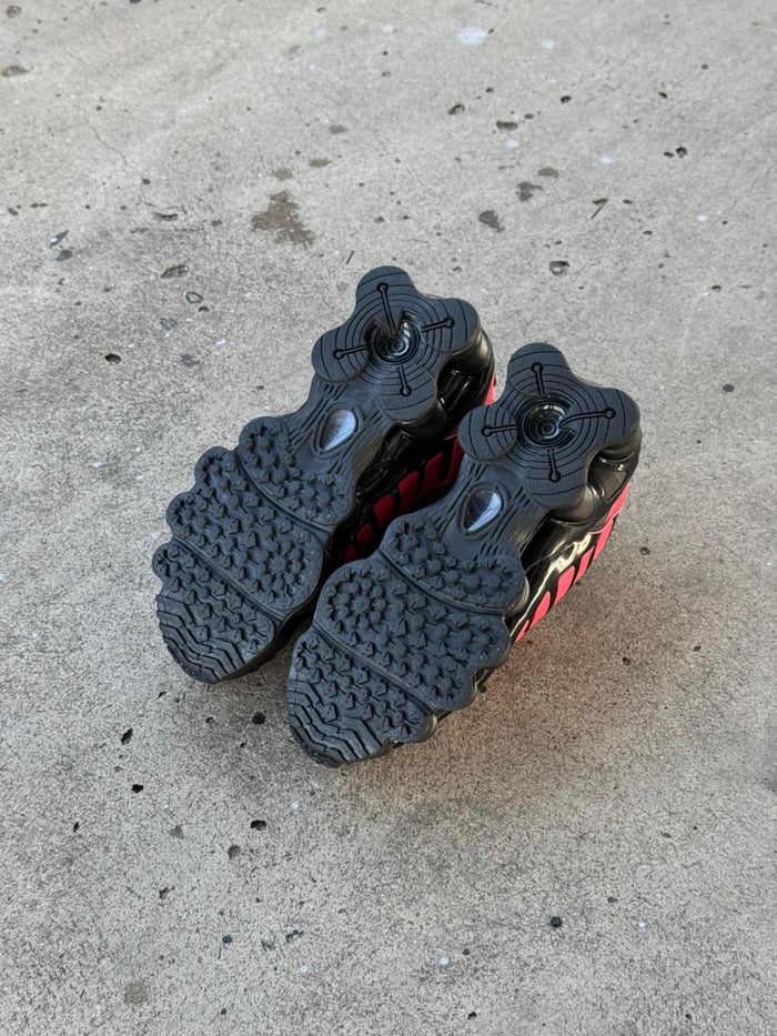 NIKE SHOX NEGRO ROJO