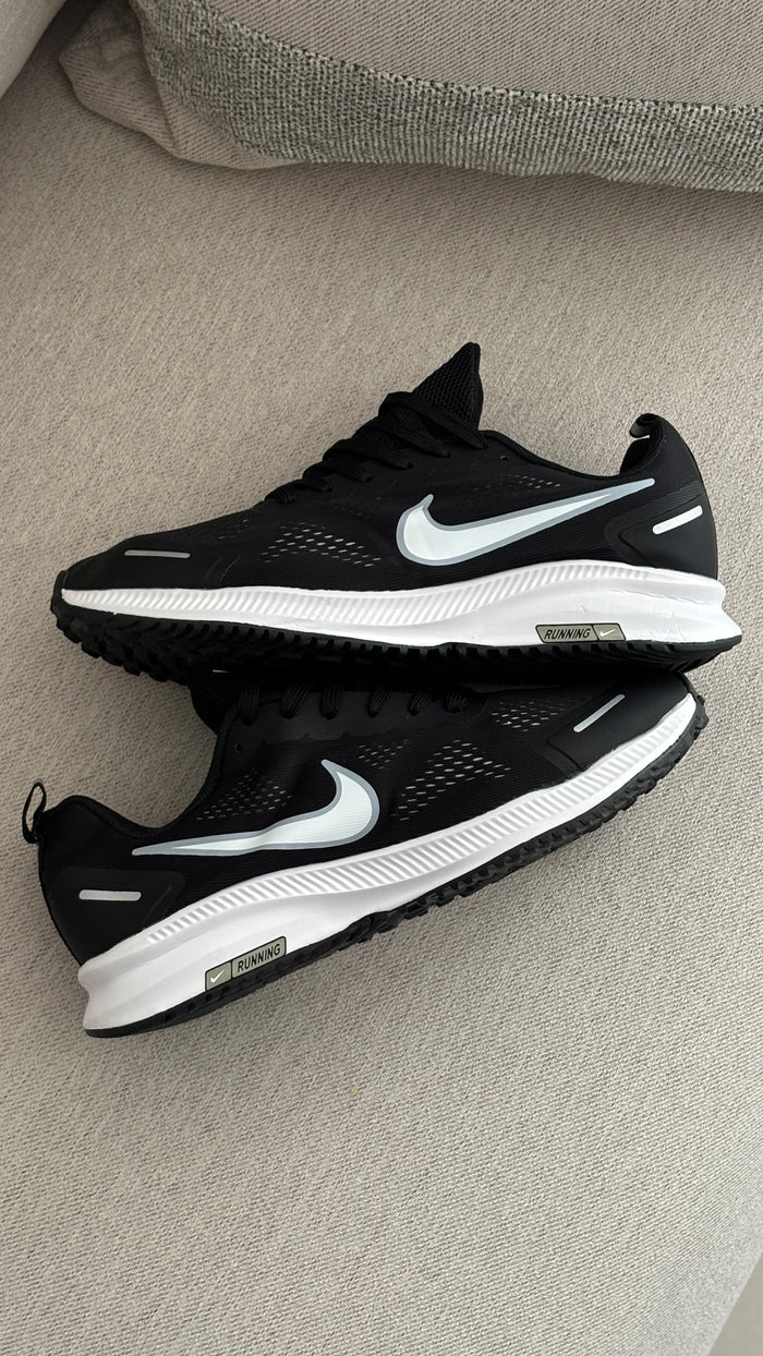 NIKE ZOON RUNNING NEGRO BLANCO