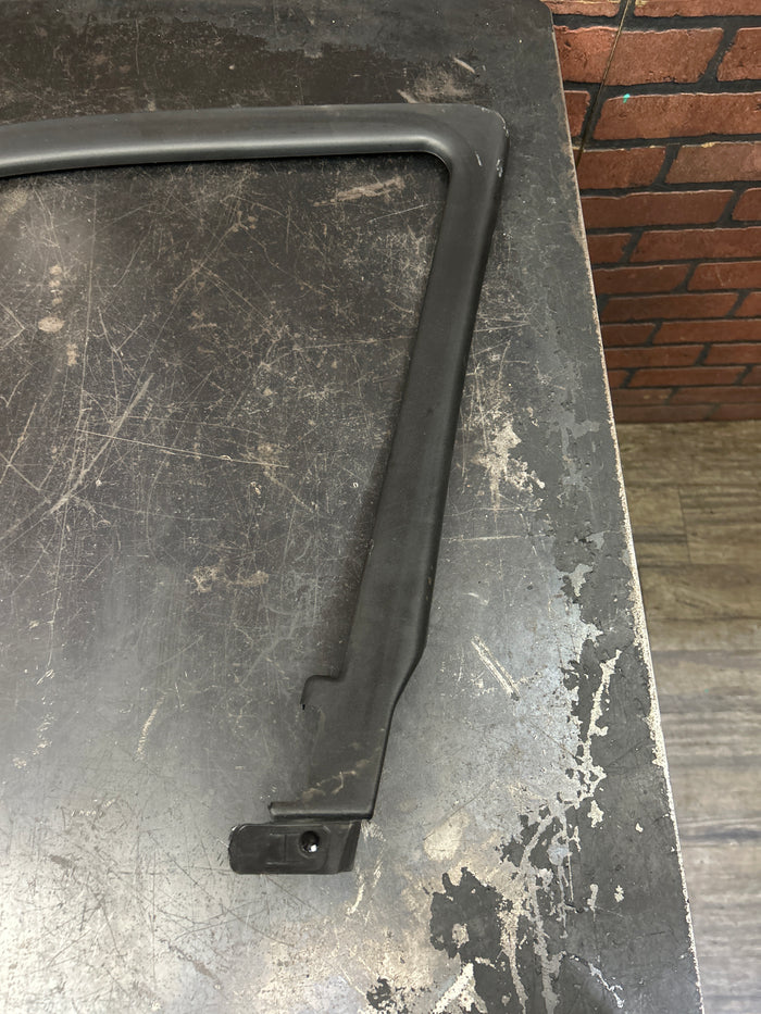 11-21 Jeep Grand Cherokee SRT8 Front LH Door Window Frame Molding Trim W/Speaker