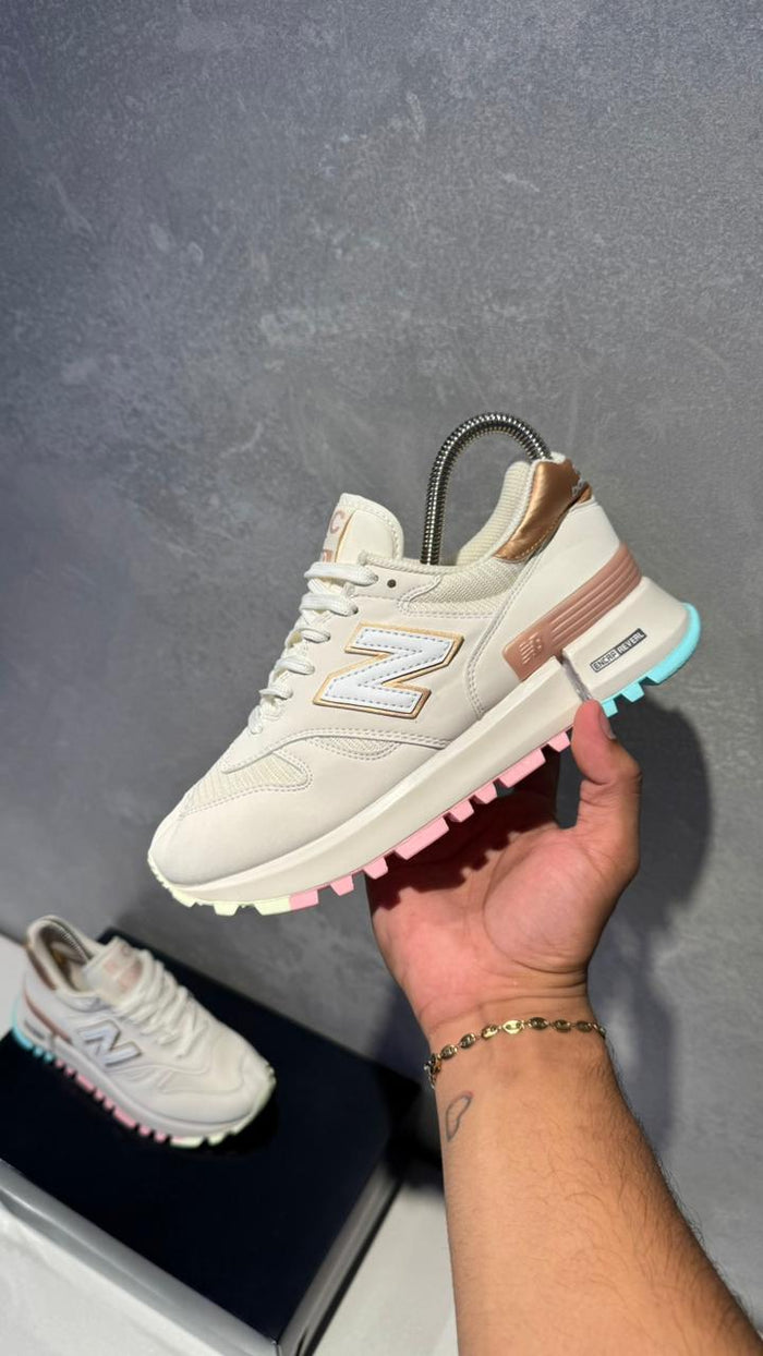 NEW BALANCE 1300 BLANCO DORADO
