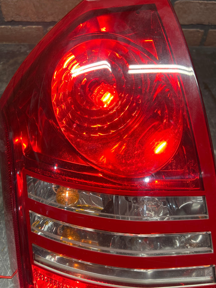 2005-2007 Chrysler 300 SRT8 Rear Driver Left Side Tail Light OEM 04805853AC