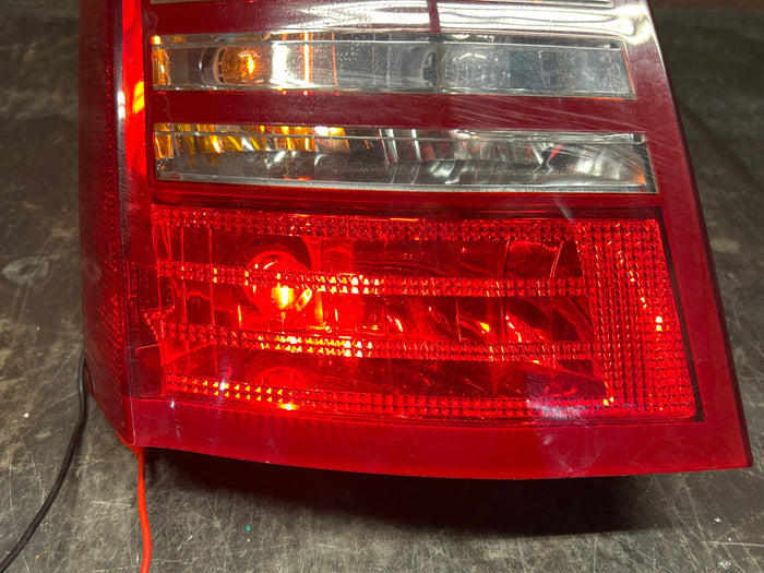 2005-2007 Chrysler 300 SRT8 Rear Driver Left Side Tail Light OEM 04805853AC