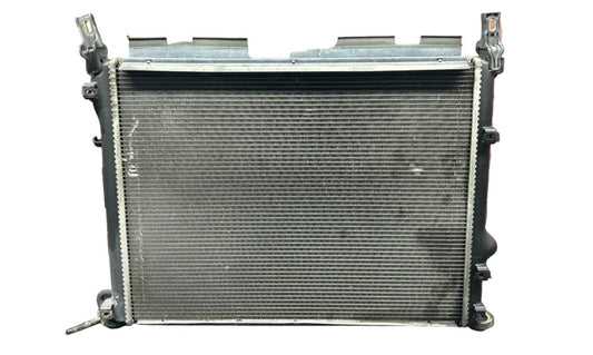 2005-2007 Chrysler 300/Charger/Magnum Radiator and Fan Assembly 5170742AA