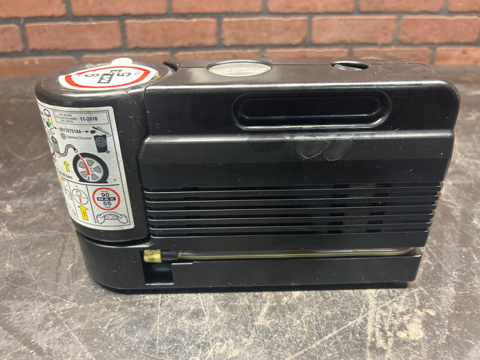 2006-2008 CHRYSLER 300C SRT8 OEM EMERGENCY TIRE INFLATOR COMPRESSOR PUMP OEM