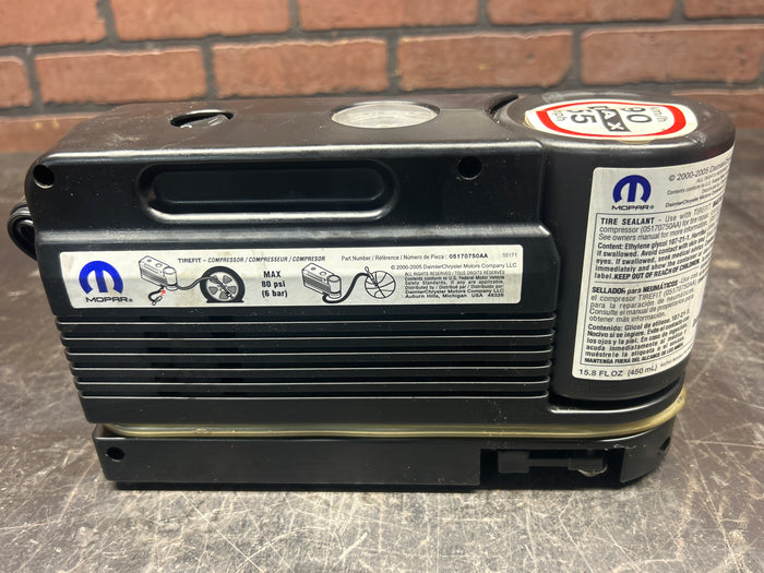 2006-2008 CHRYSLER 300C SRT8 OEM EMERGENCY TIRE INFLATOR COMPRESSOR PUMP OEM