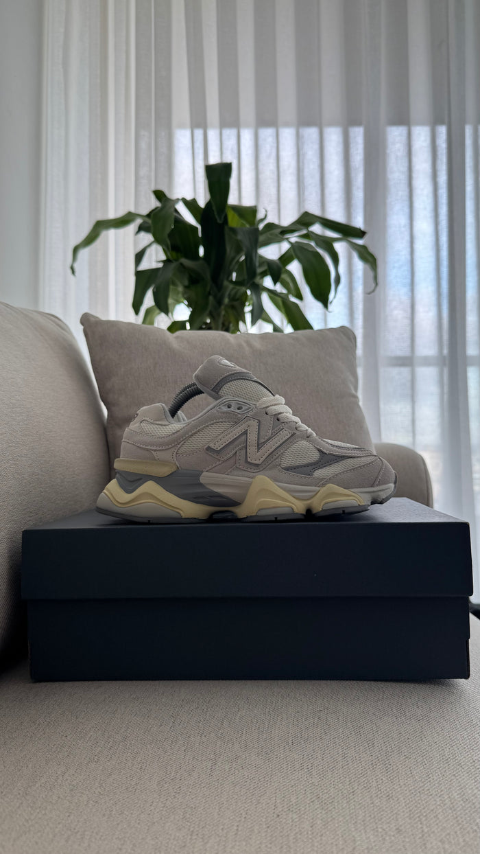 NEW BALANCE 9060 BEIGE