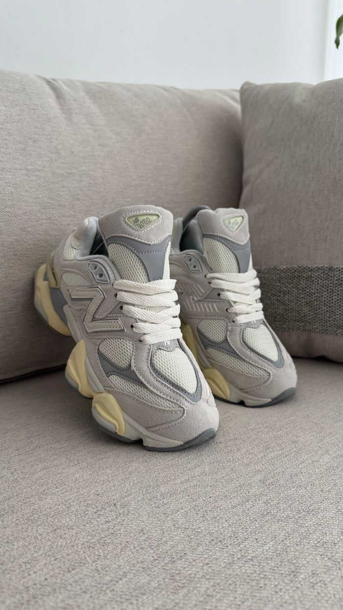 NEW BALANCE 9060 BEIGE