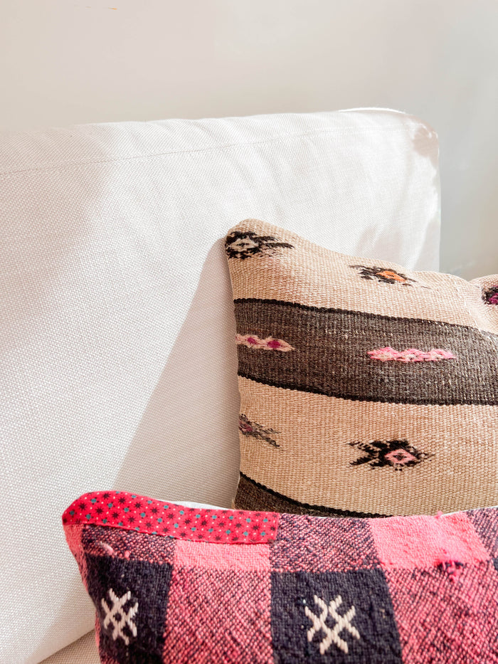 Avril Lumbar Kilim Pillow (12x20)