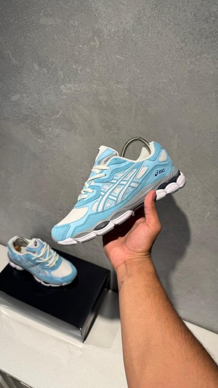 ASICS AZUL CIELO
