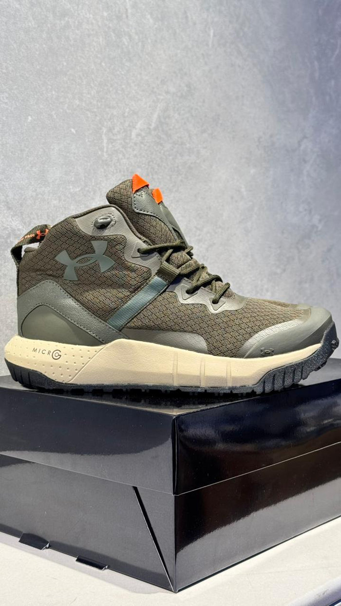 BOTA UNDER ARMOUR  VERDE MILITAR