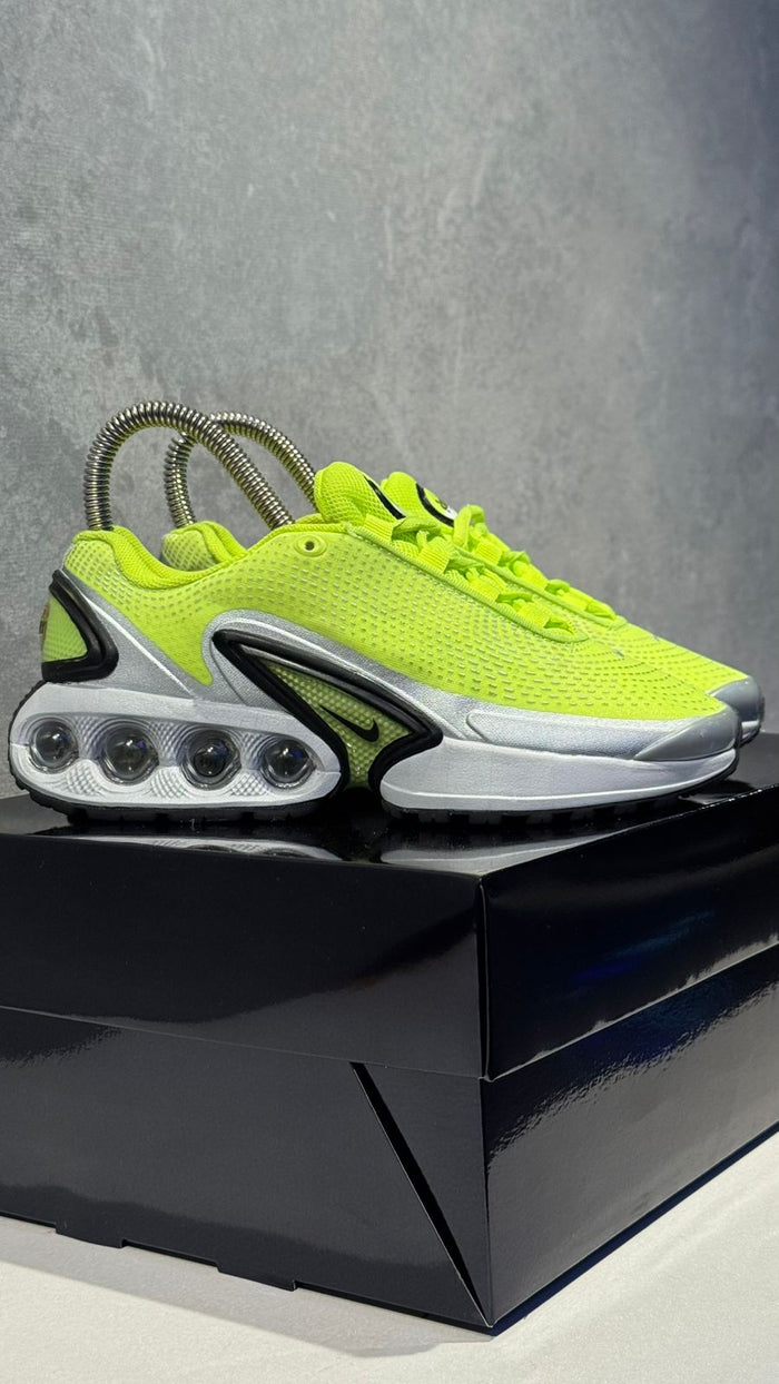 NIKE CAMARA VERDE PROMO
