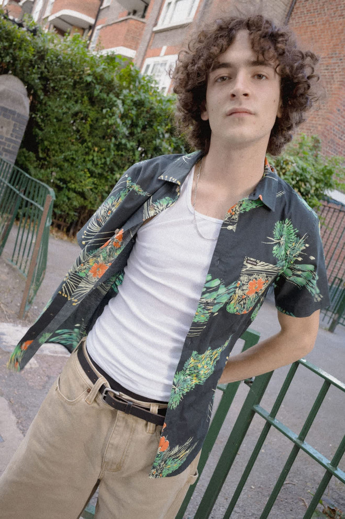 Men's Charter Print Shirt in the color Black/Floral - Men's Lifestyle image