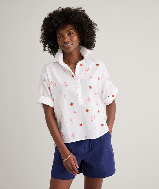 Model is wearing UNTUCKit Cotton Tomato Print Chrissy Shirt in Tomato Print.