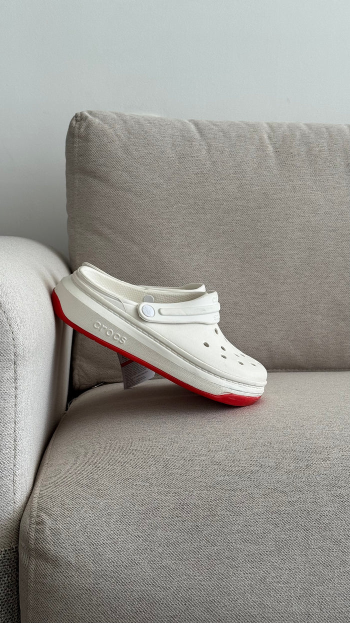 CROCS BLANCA ROJA