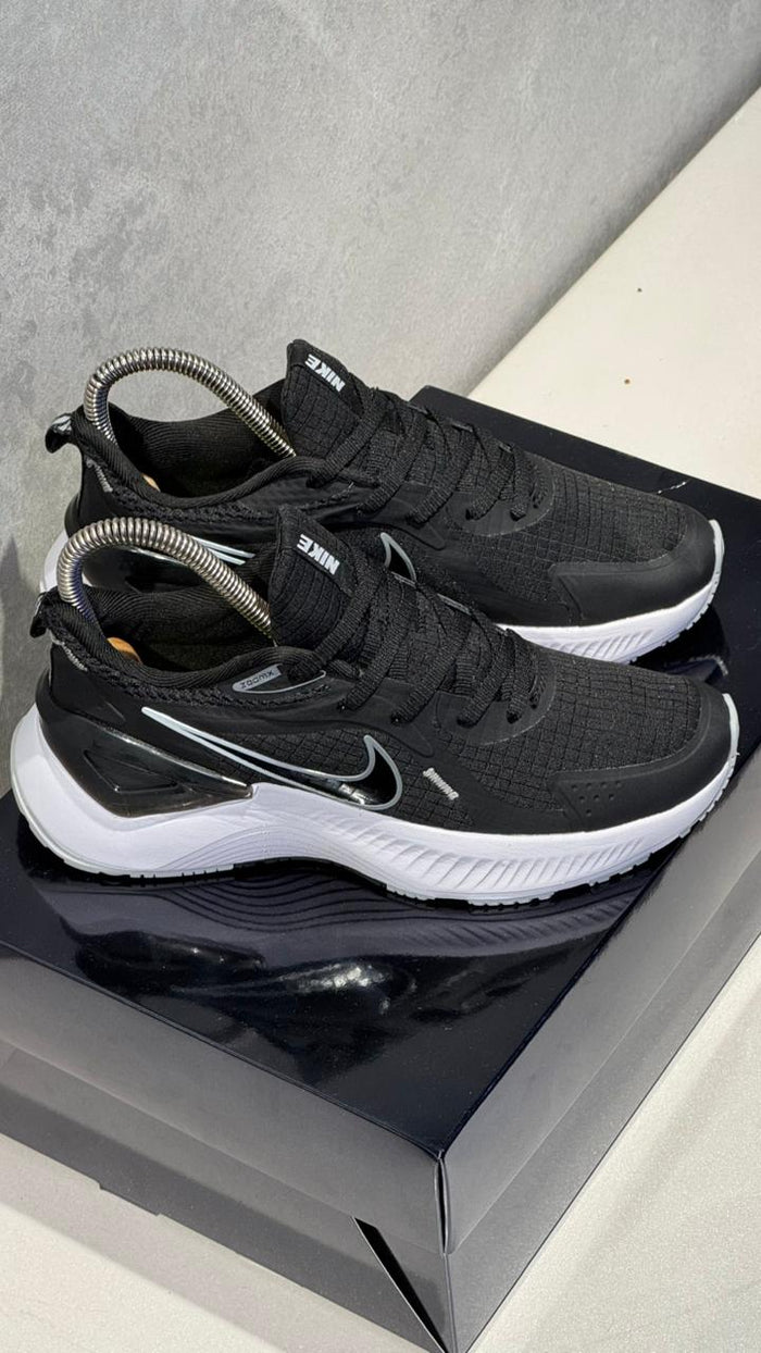 NIKE DIAMANTE NEGRO BLANCO PROMO