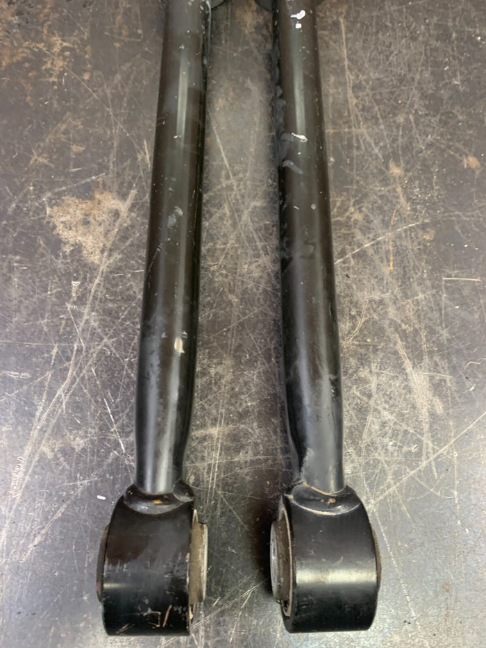 Dodge Charger Chrysler 300 Rear Lower Suspension Control Arms LH/RH Side 483ab