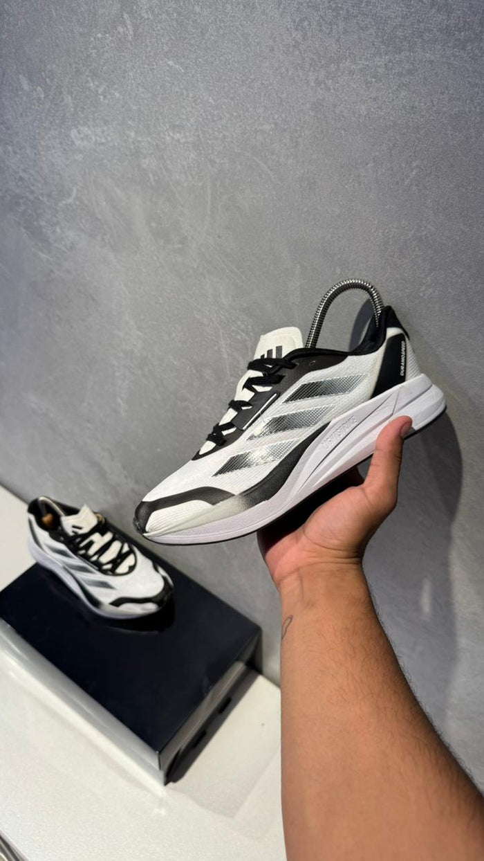 ADIDAS DURAMO BLANCO  NEGRO PROMO