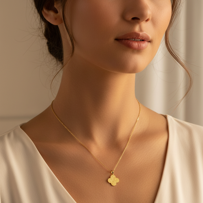 Elegant Minimalist Four-Leaf Clover Pendant Necklace (SSN-0048GS)