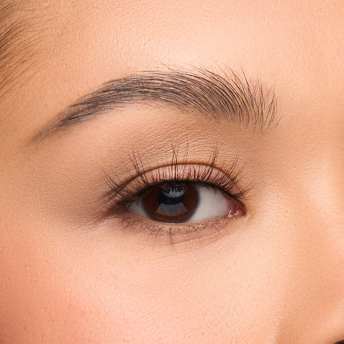 Emiko a round lash with natural volume arranged in wispy, delicate spiky fibers shown on an eye.