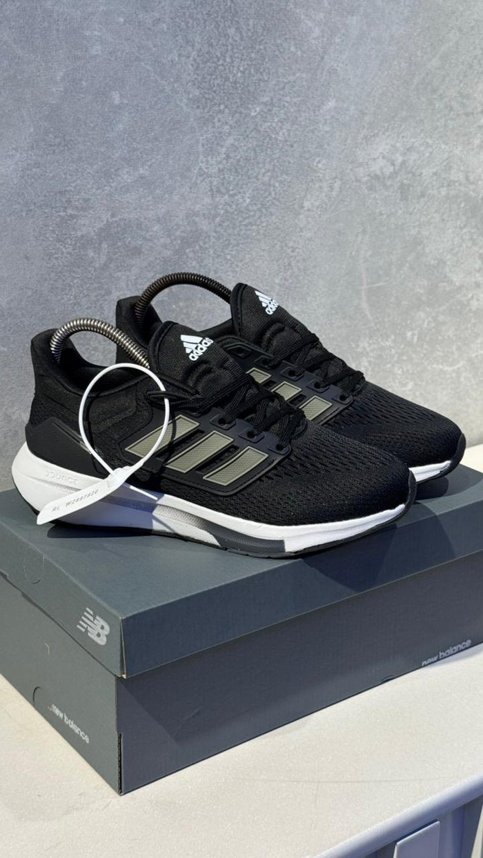 ADIDAS EQ21 NEGRO GRIS