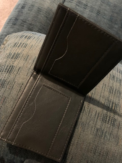 Flame Wallet - Open Your Wallet To Take Out Some Cash and It Bursts Into Flames!