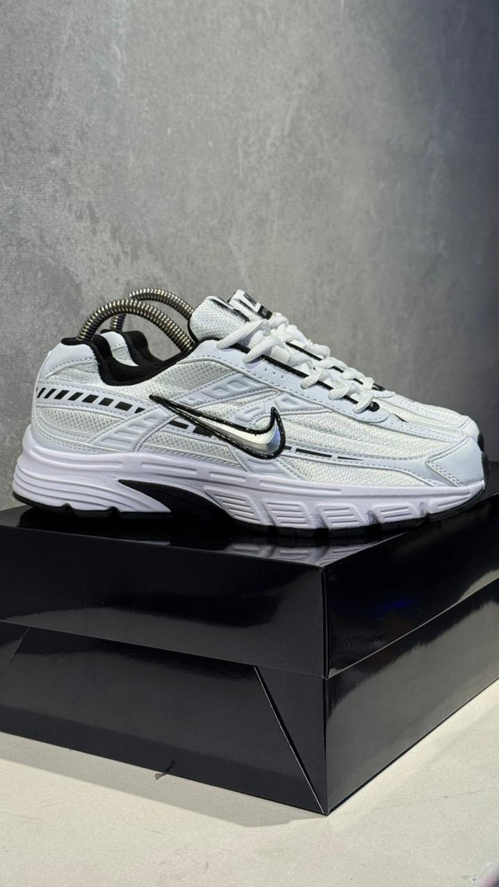 NIKE INITIATOR BLANCO NEGRO