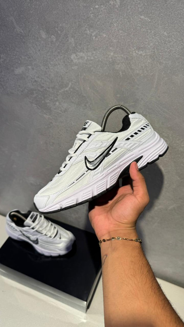 NIKE INITIATOR BLANCO NEGRO