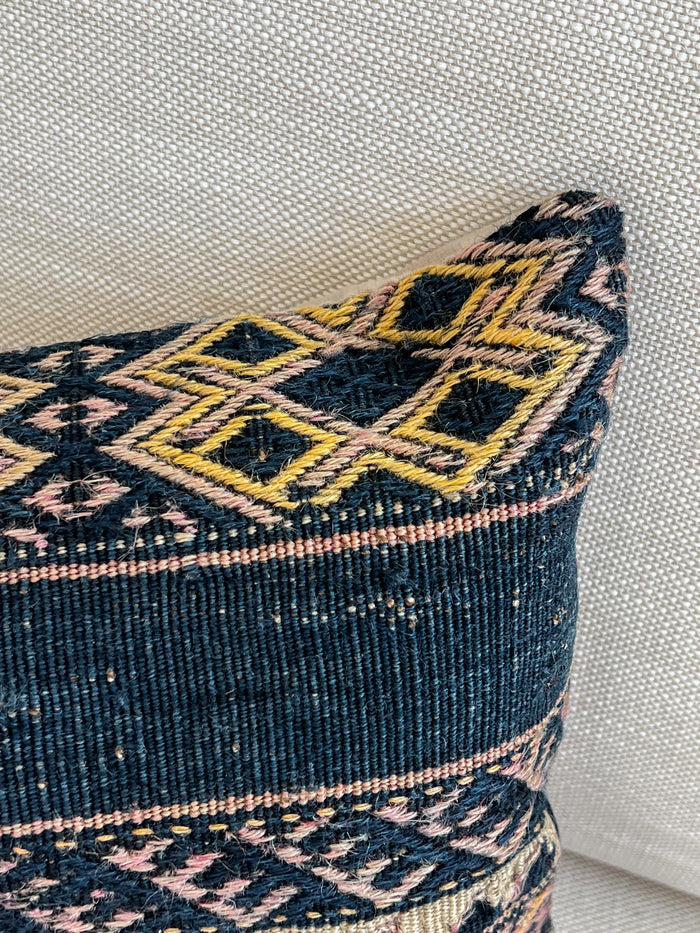 Juneau Kilim Pillow (12x24)