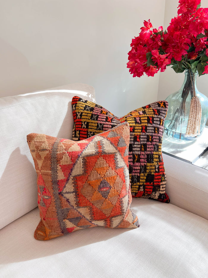 Kink II Kilim Pillow (16x16)