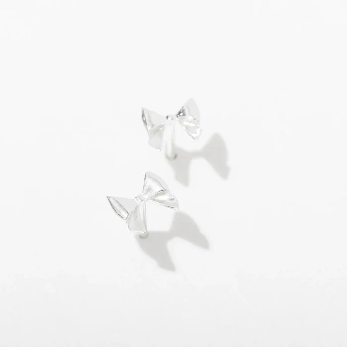 Solid Bow Studs Silver