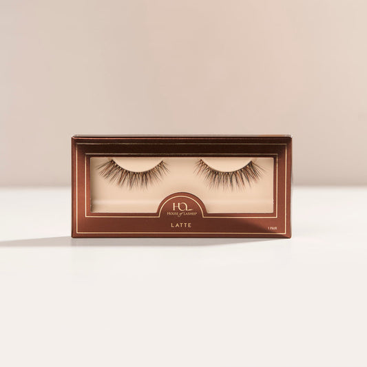 Latte a short, flared lash with natural volume featuring a unique blend of black, brown, and red wine fibers for natural dimension.