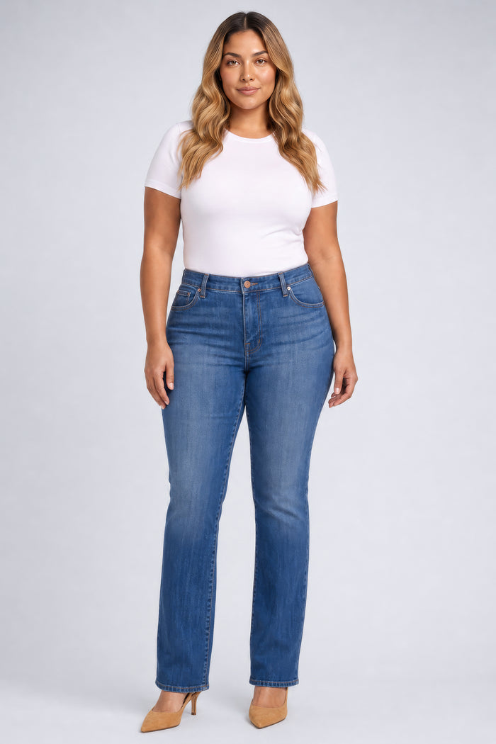 Marilyn Straight Jeans In Plus Size - Elm