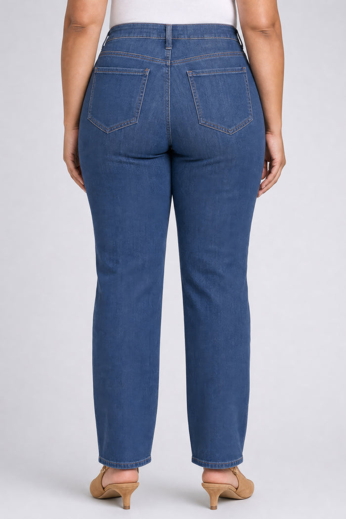 Marilyn Straight Jeans In Plus Size - Elm