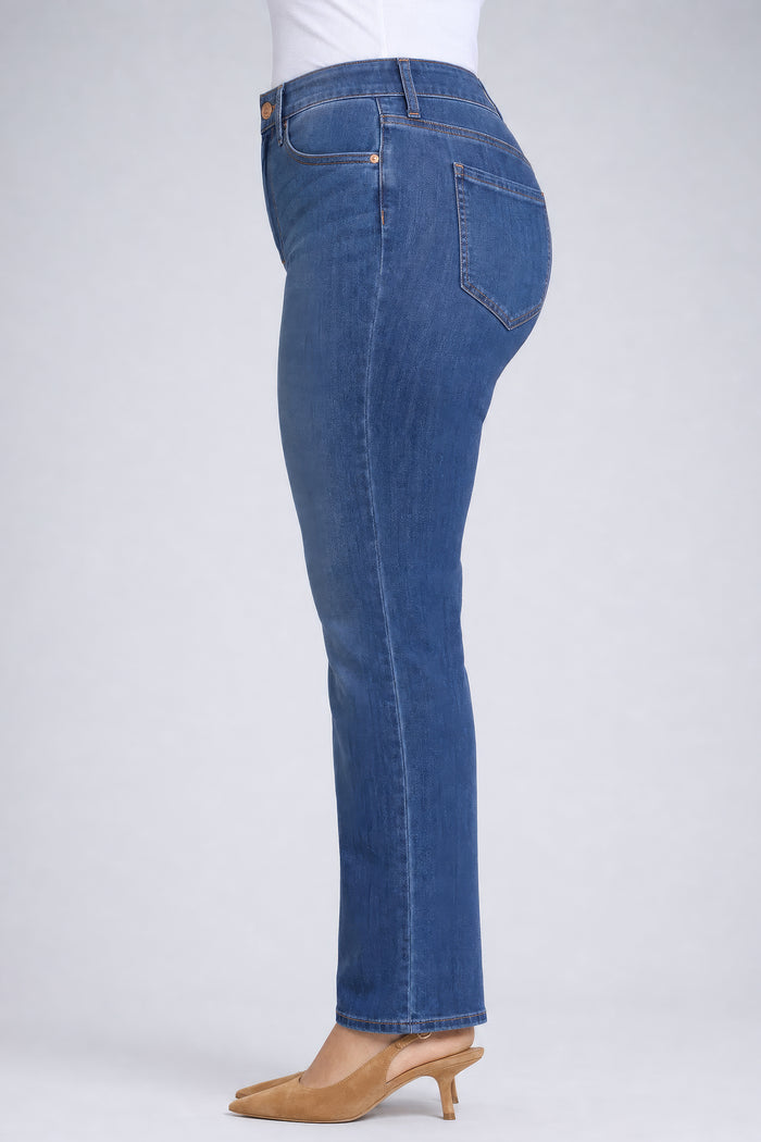 Marilyn Straight Jeans In Plus Size - Elm