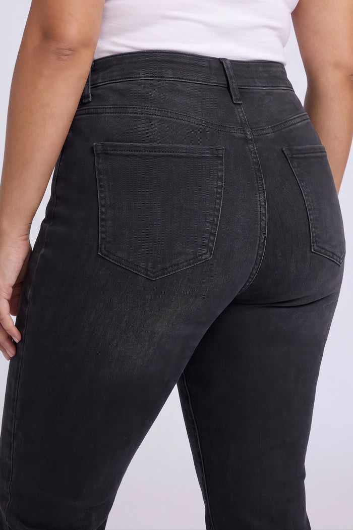 Marilyn Straight Jeans In Plus Size - Helleborus