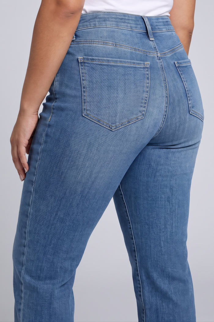 Marilyn Straight Jeans In Plus Size - Redwood