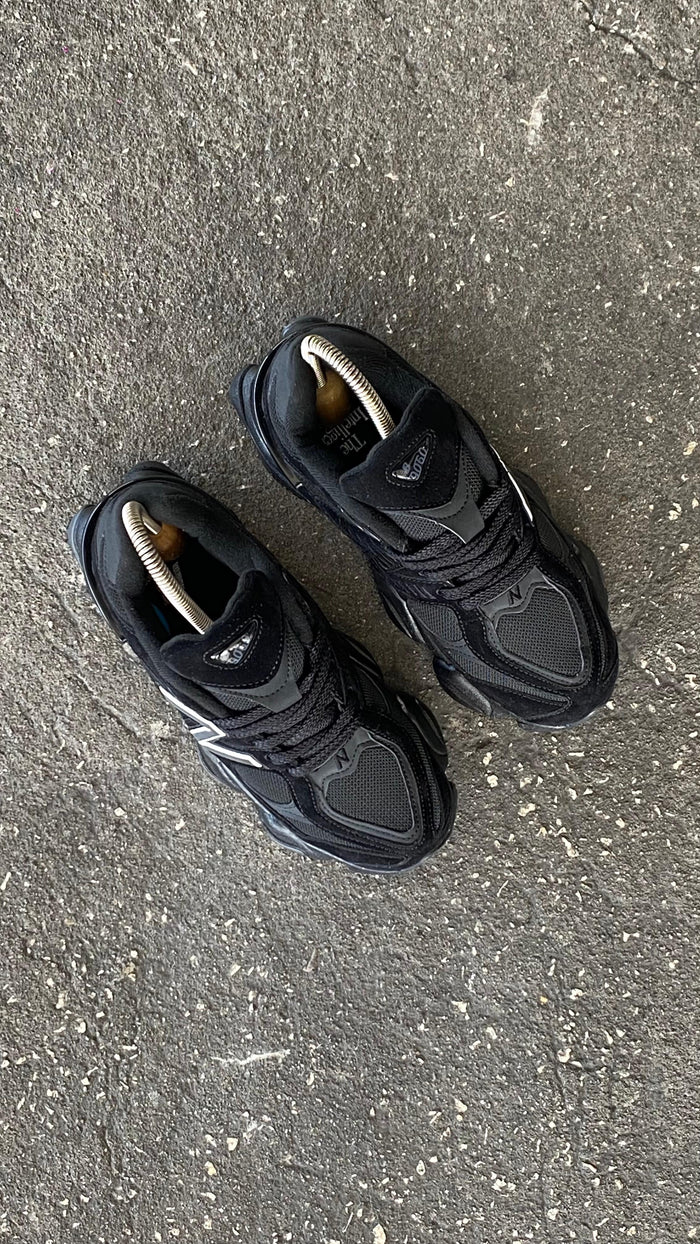 NEW BALANCE NEGRO LINEA BLANCA