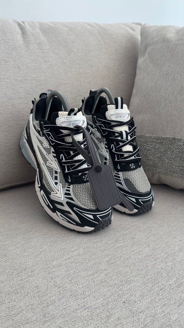OFF WHITE 3 CHULO NEGRO BLANCO