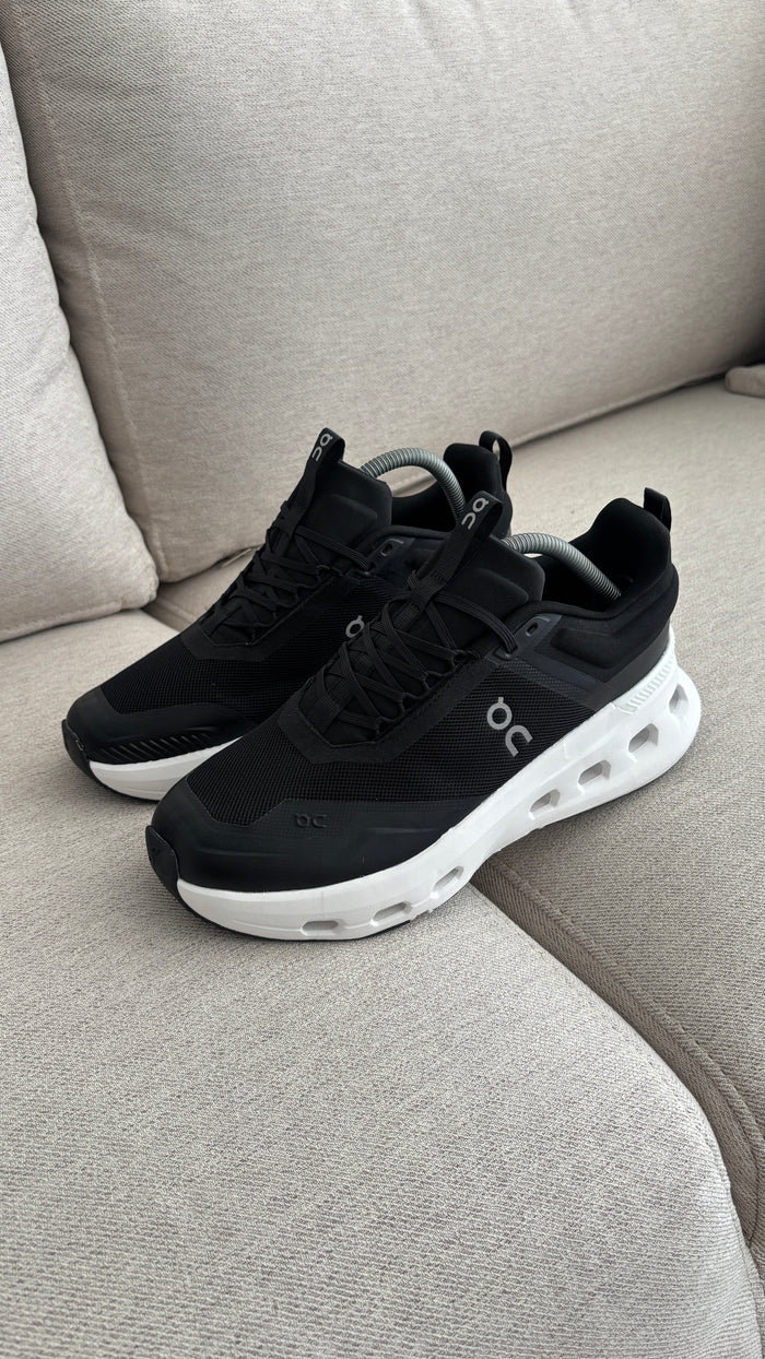ON CLOUD NEGRO BLANCO