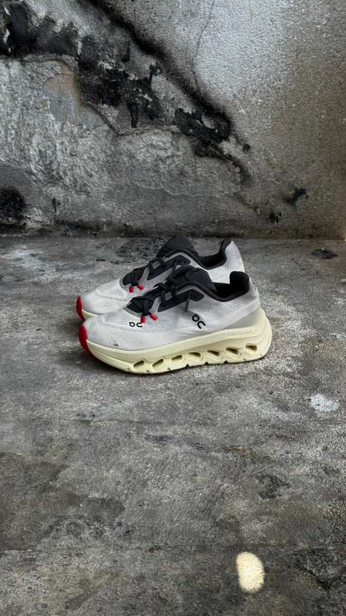 ON CLOUDTEC BEIGE GRIS NIÑOS