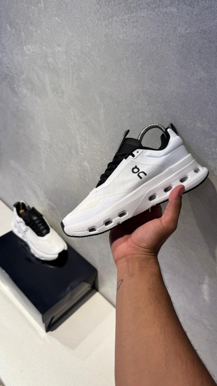 ON CLOUDTEC BLANCO NEGRO