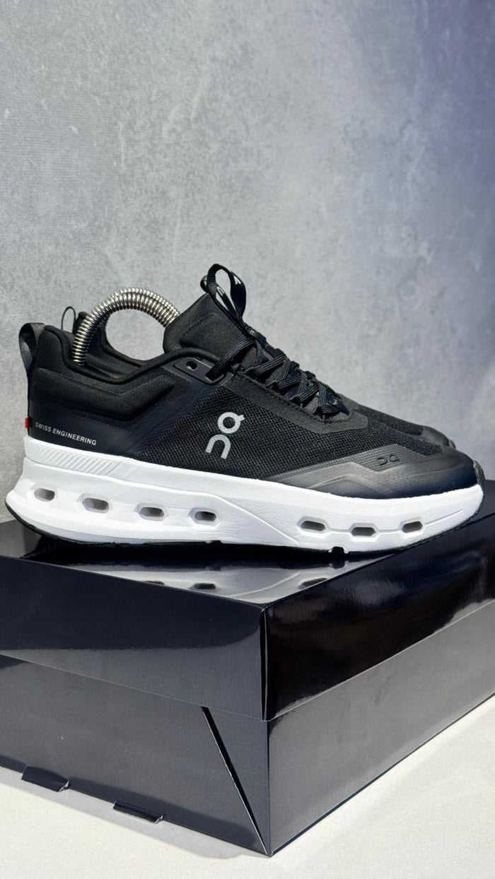 ON CLOUDTEC  NEGRO BLANCO