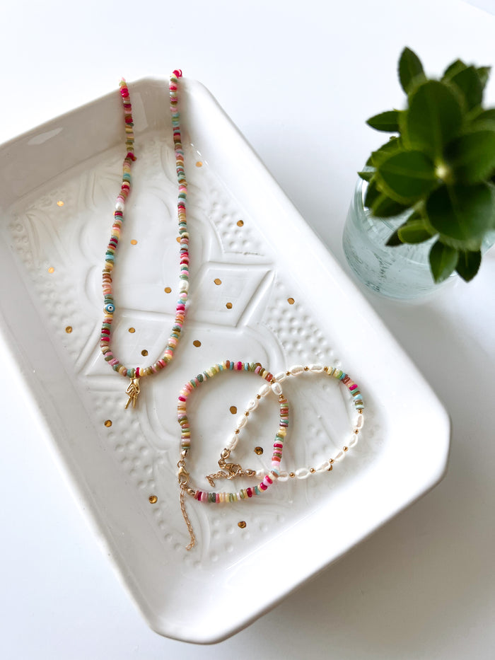 Peace Out Bright Shell & Pearl Bracelet
