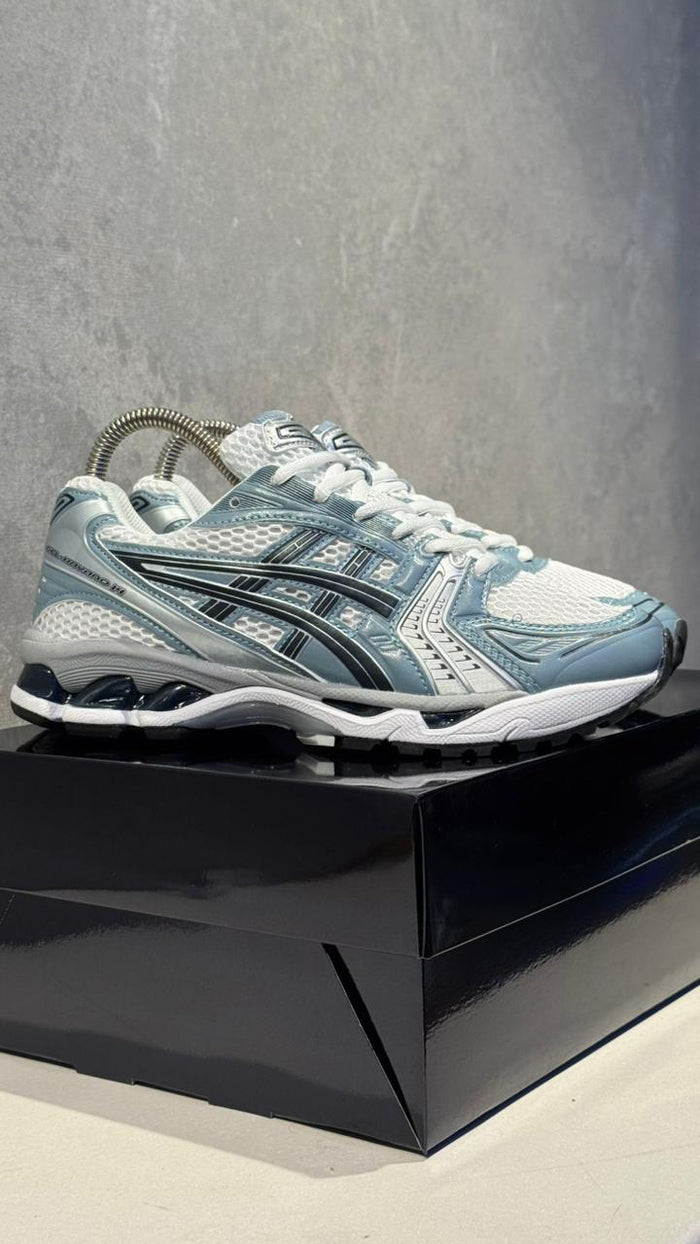 ASICS PLATA