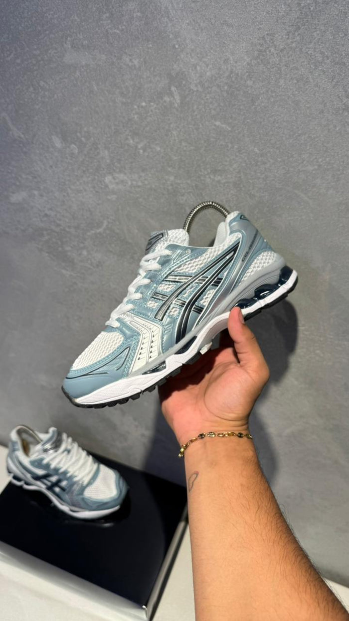 ASICS PLATA